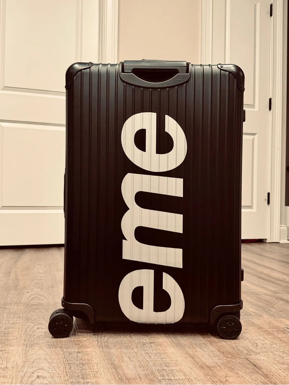 Supreme x RIMOWA Topas Multiwheel 82L - Mint!